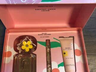 Marc Jacobs perfume set (Authentic, new in box - $131 retail)